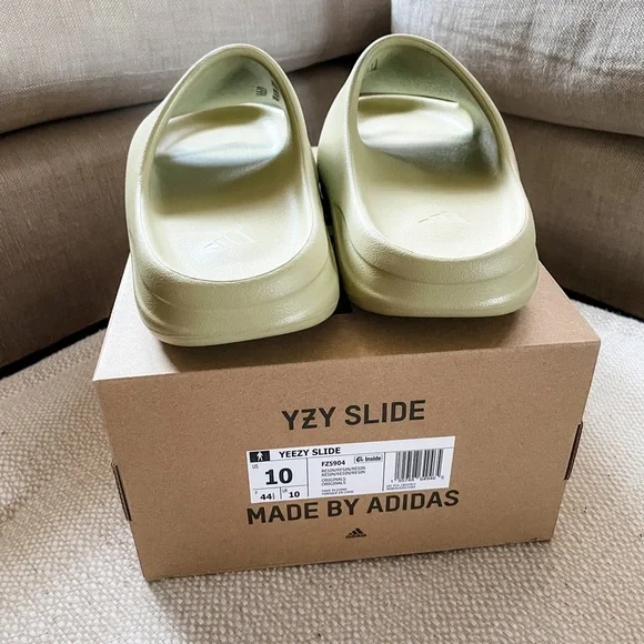 NWT) Adidas x YEEZY SLIDE - Resin 2022 display picture 2